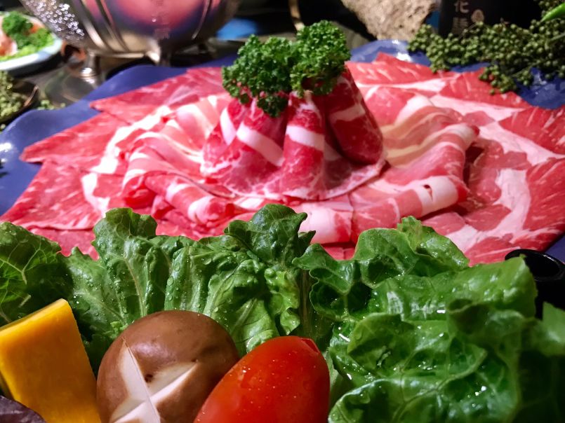 火锅控们暴动起来！青花骄推出全台唯一的绿色麻辣锅，麻而不辣夏天也能吃的清爽系火锅
