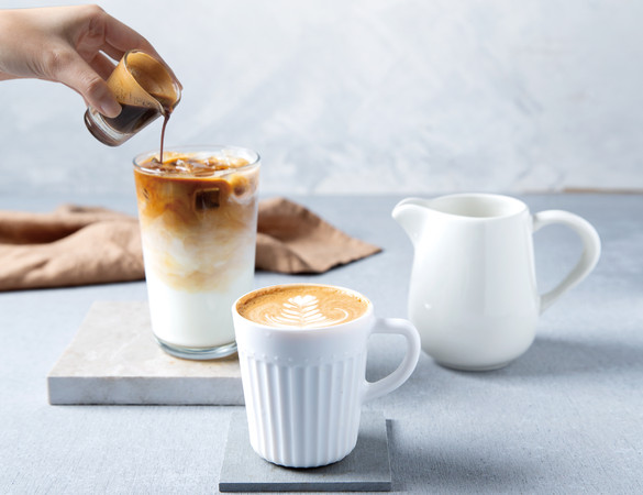 1585707356523631.jpg 救买气!路易莎首推寄杯优惠星巴克、丹堤用买一送一吸客