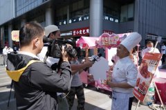 珠江桥牌暖冬行动收官：点燃一酱成菜市场风潮！